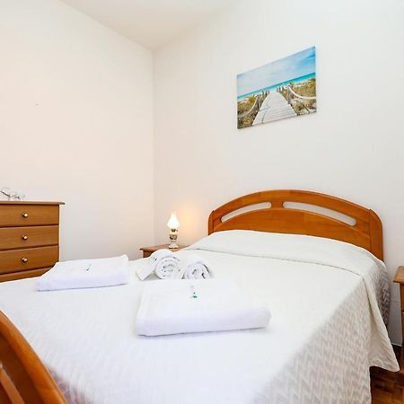 B91 - Bairro Apartment In Лагос Екстериор снимка