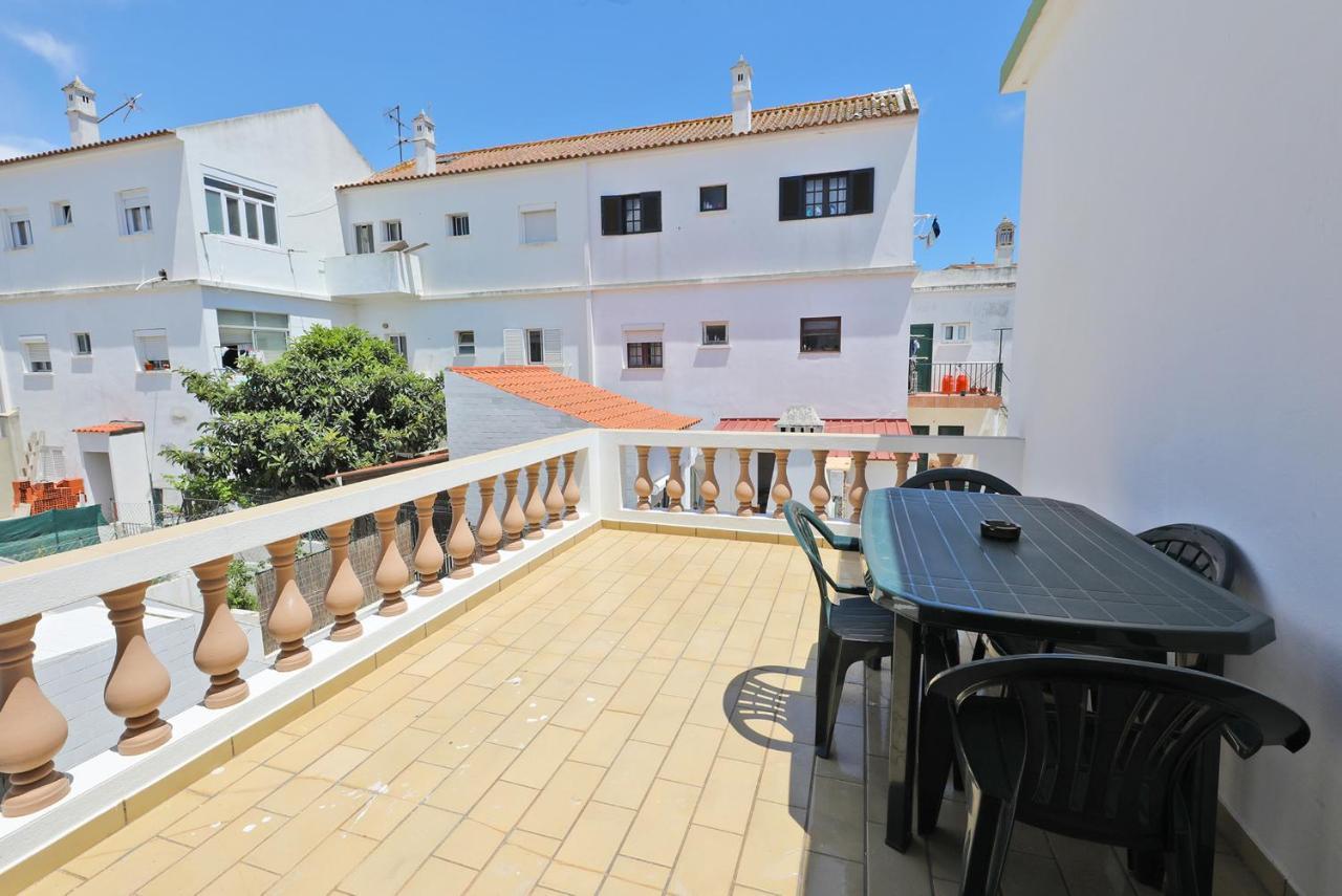 B91 - Bairro Apartment In Лагос Екстериор снимка